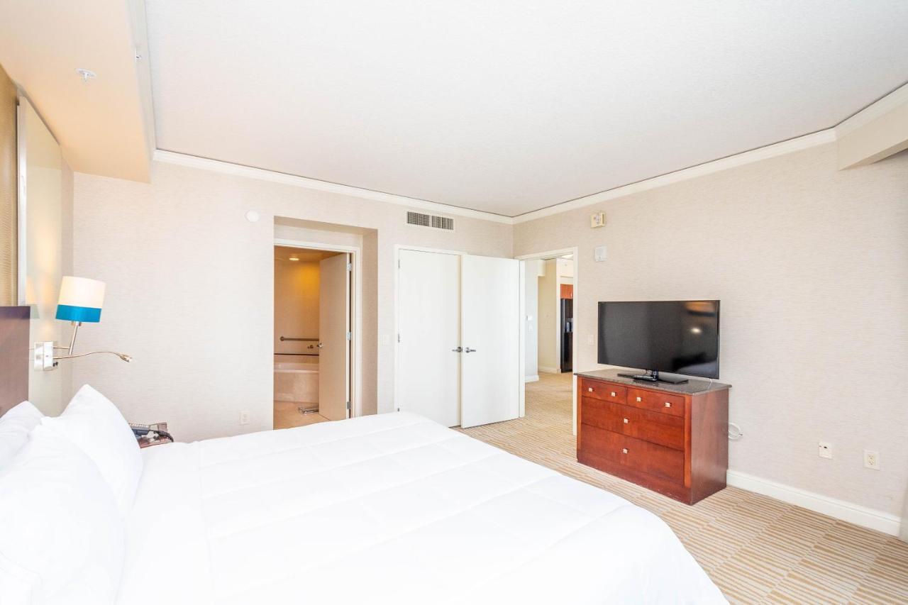 Trump Intl 2 Bedroom 1600 Sqf Ocean And Bay View *