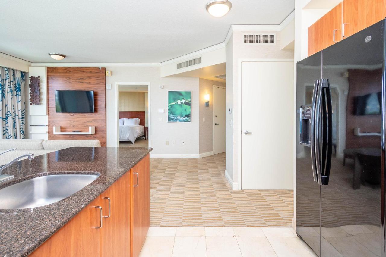 Aparthotel Trump Intl 2 Bedroom 1600 Sqf Ocean And Bay View