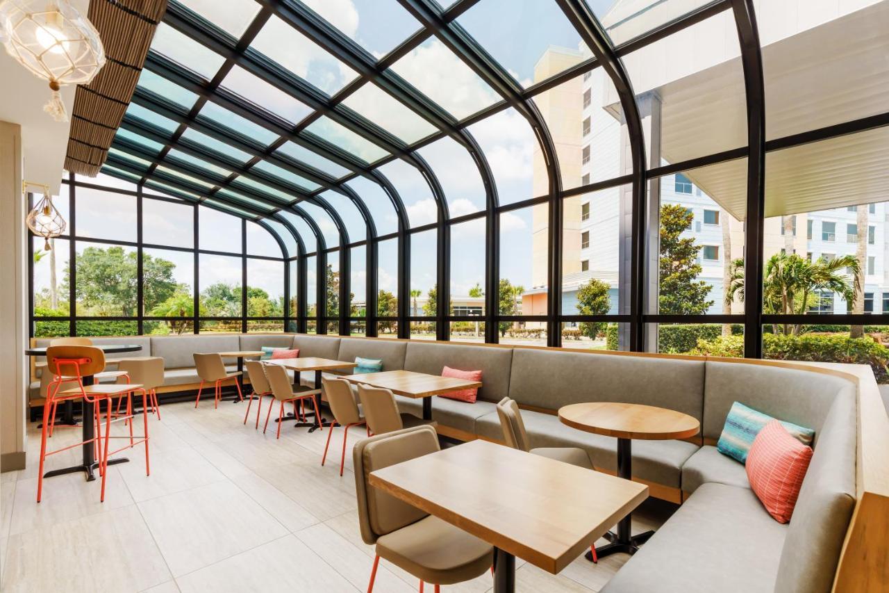 Hotel Hyatt Place Across From Universal Orlando