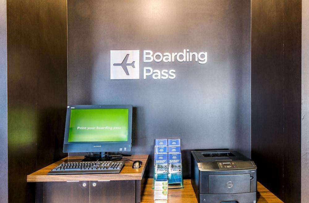 Courtyard By Marriott St. Petersburg Clearwater/madeira Hotel 3*