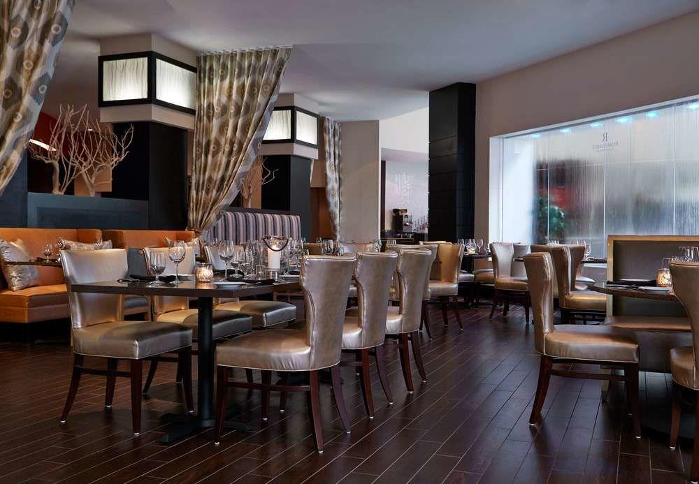 Renaissance Airport 4*