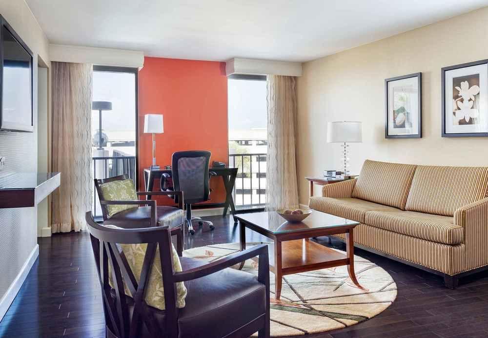 Airport Marriott Hotel