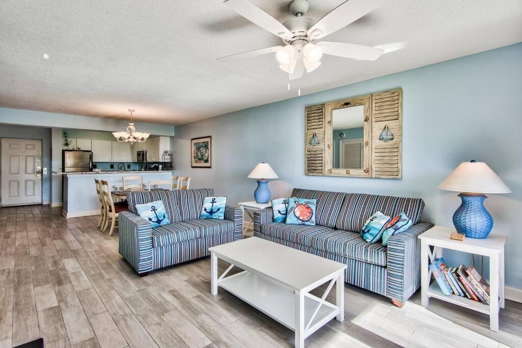 Apartment Pelican Resort-walkout Unit-on The