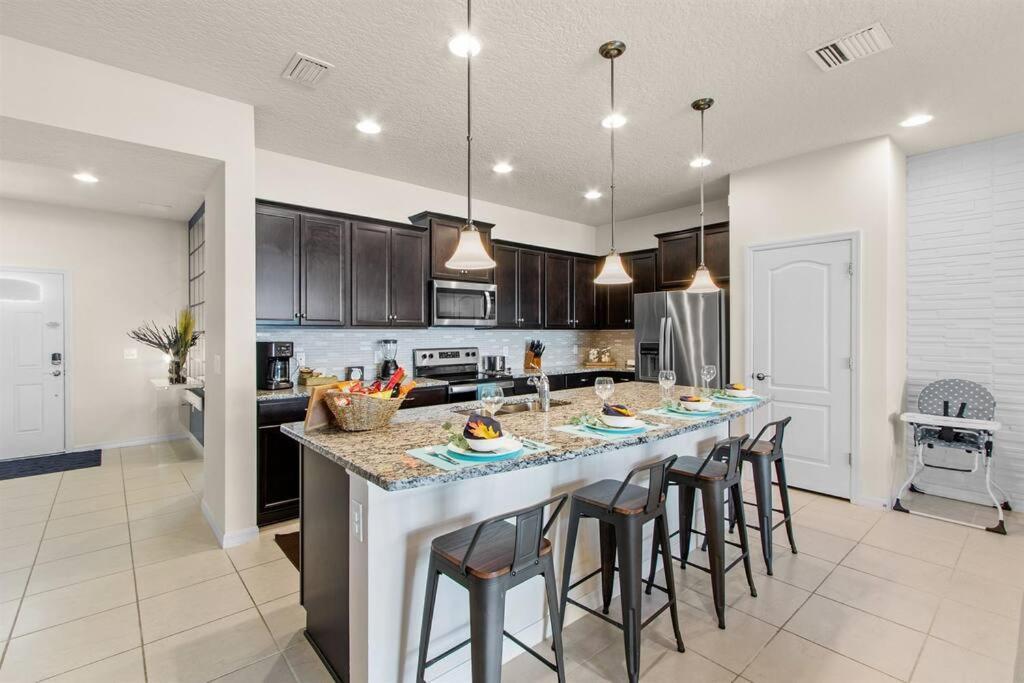 Luxury 5bd/5bh With Pool/bbq Universal *