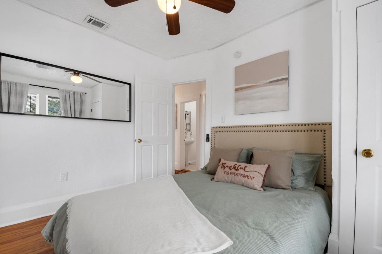 Apartment 1 Min Away From Bayshore, Sleeps 7