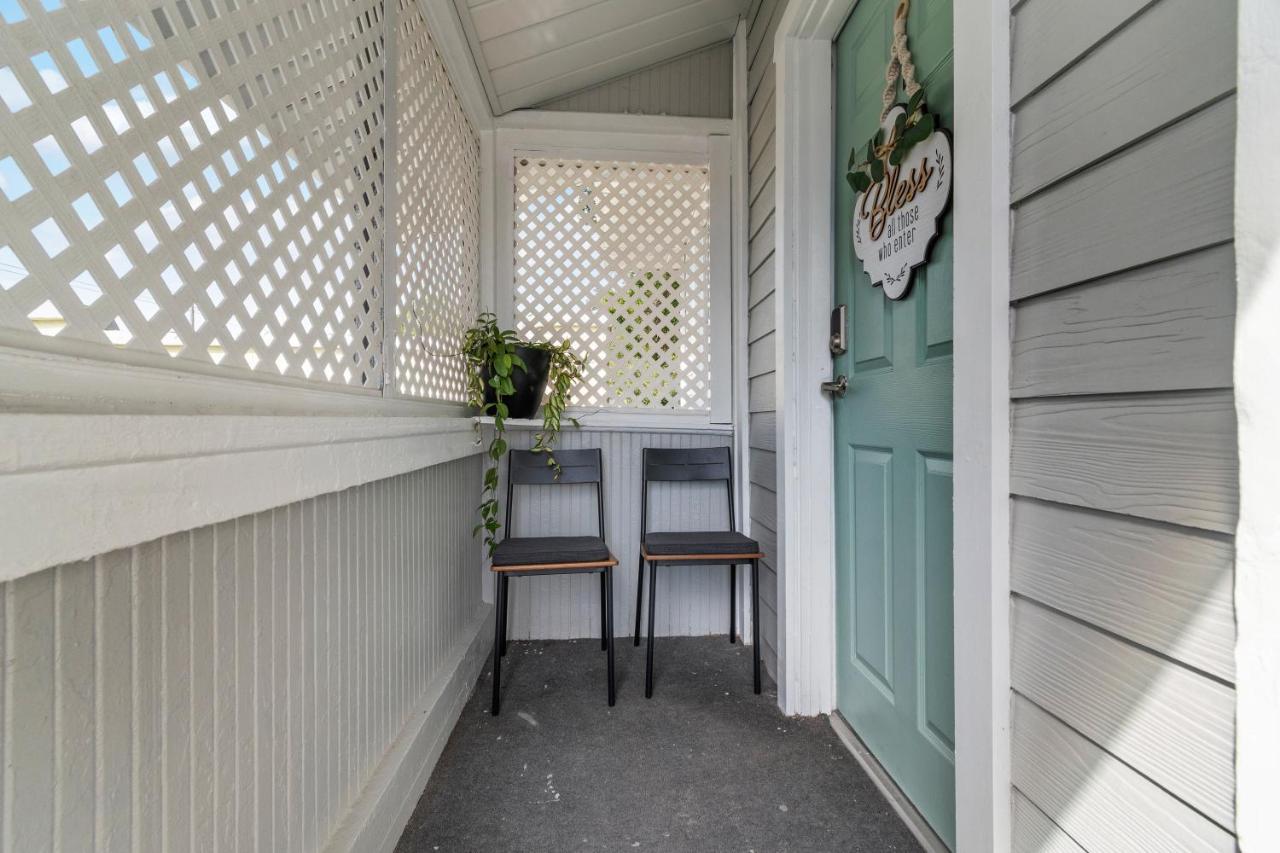 Apartment 1 Min Away From Bayshore, Sleeps 7 *