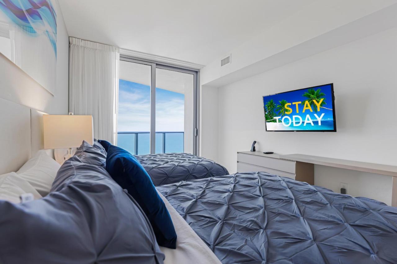 The Ultimate Resort: Beachfront 2br With Ocean View & Rooftop Amenities * Hollywood