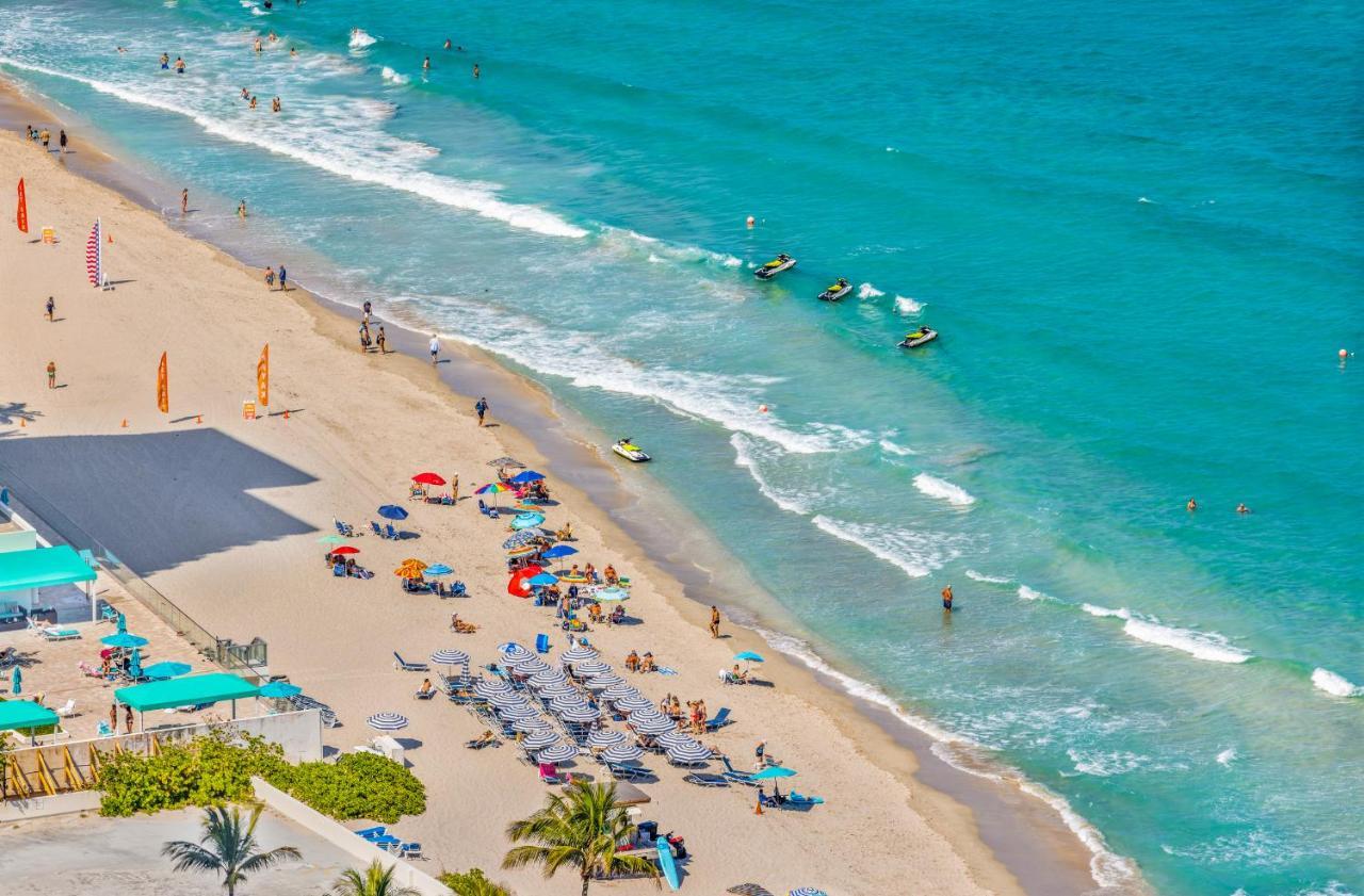 The Ultimate Resort: Beachfront 2br With Ocean View & Rooftop Amenities Apartment Hollywood