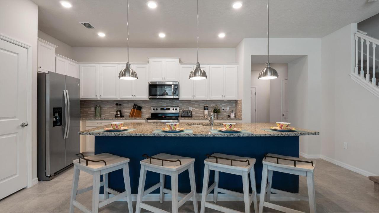 Bsv201 Paradise Five Bed In Windsor Island