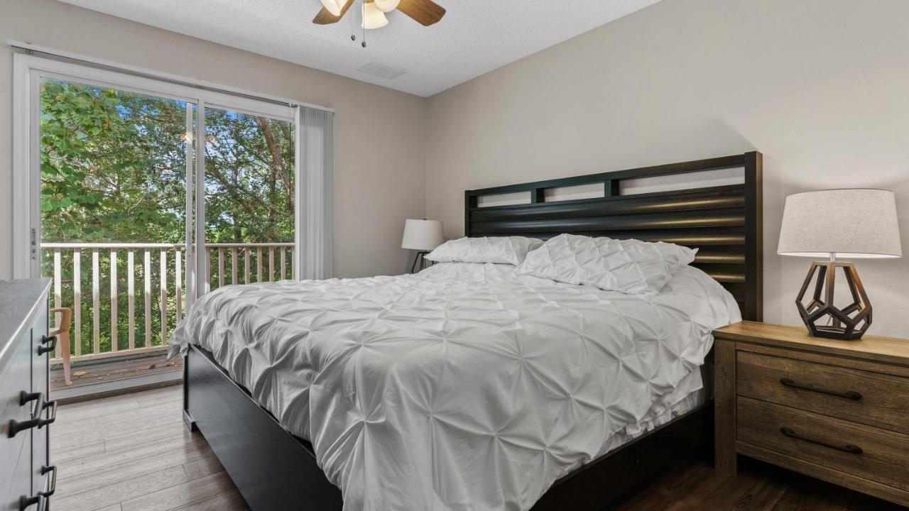 Bsv8445 Beautiful 3 Bd Ba Townhome With Balcony In Emerald Island *
