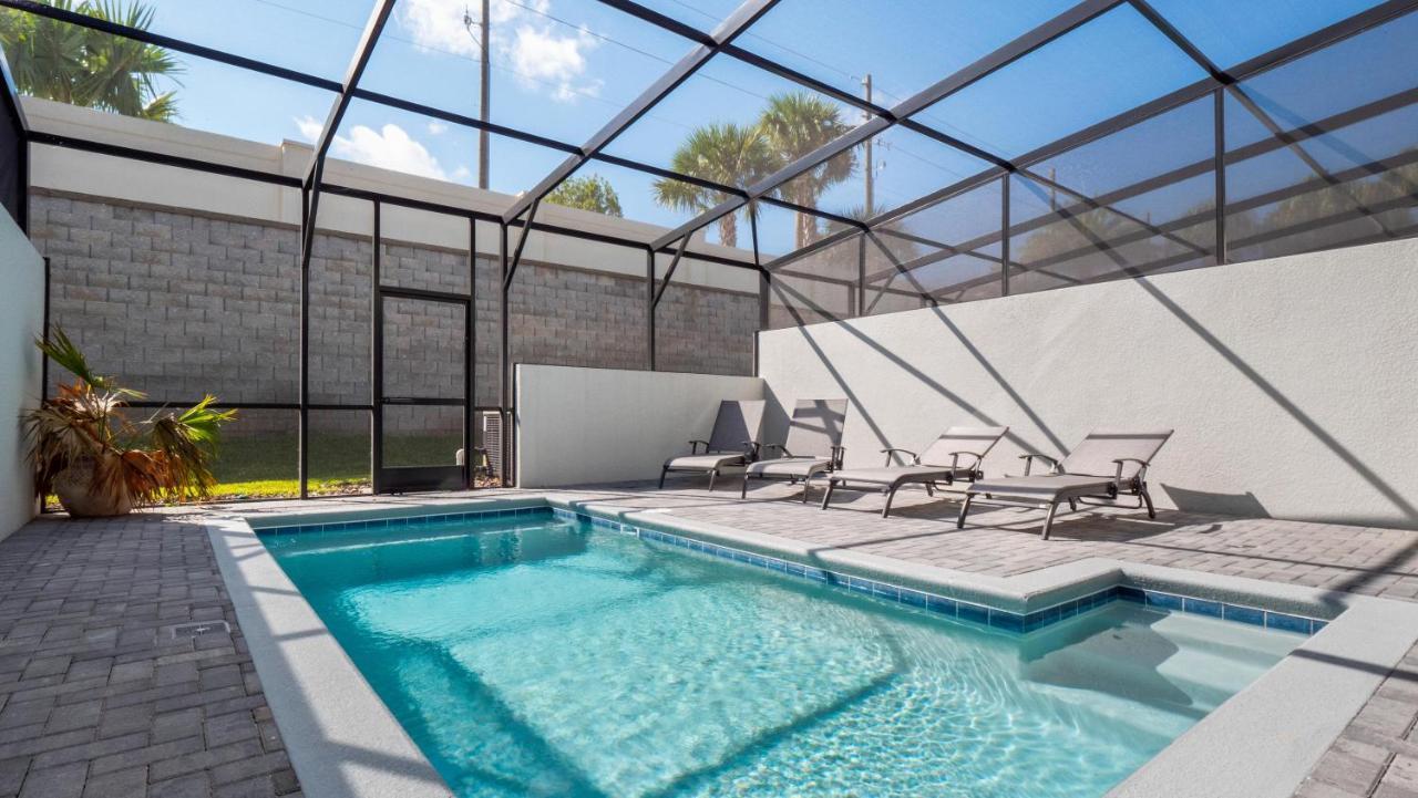 Bsv201 Paradise Five Bed In Windsor Island *