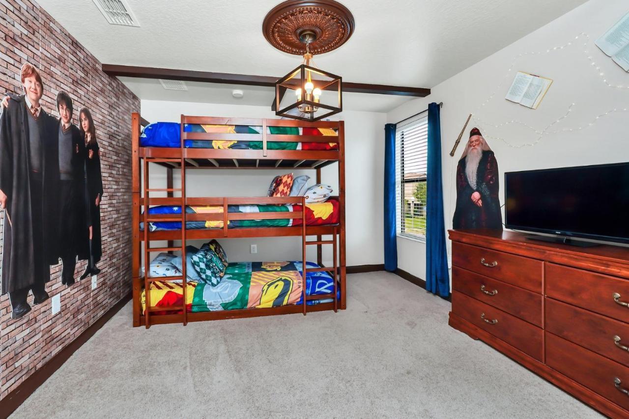 Villa Stunning 9-br Themed With Free Access To A Water Park! *