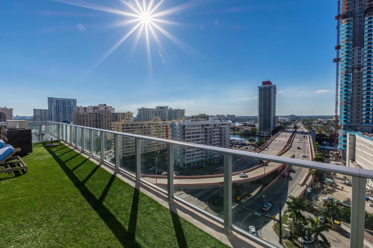 Picturesque Beachfront - Lovely 2bd And 2ba With Direct Ocean View Apartment Hollywood