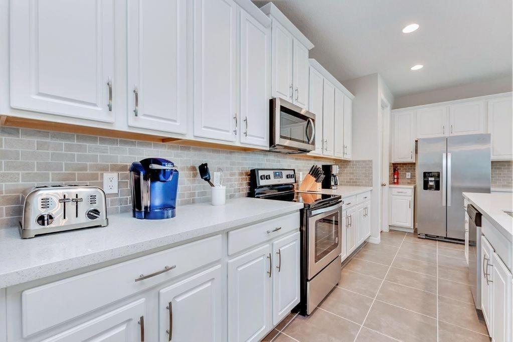 Bsv1810 - Luxury 8 Bedroom 6 Bathroom In The Desirable Solara Holiday home