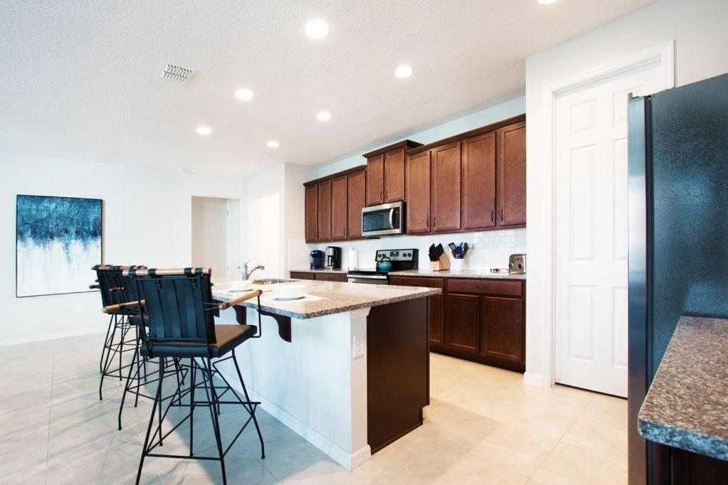 Bsv1823 - Luxury 8 Bedroom 6 Bathroom In The Desirable Solara * Kissimmee