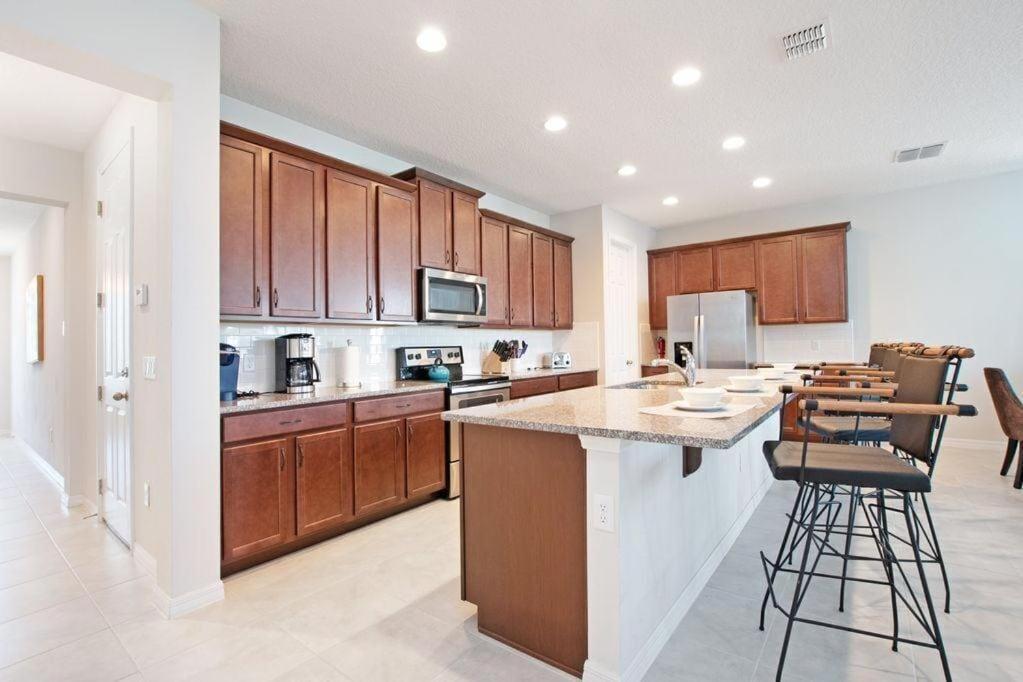 Bsv1823 - Luxury 8 Bedroom 6 Bathroom In The Desirable Solara
