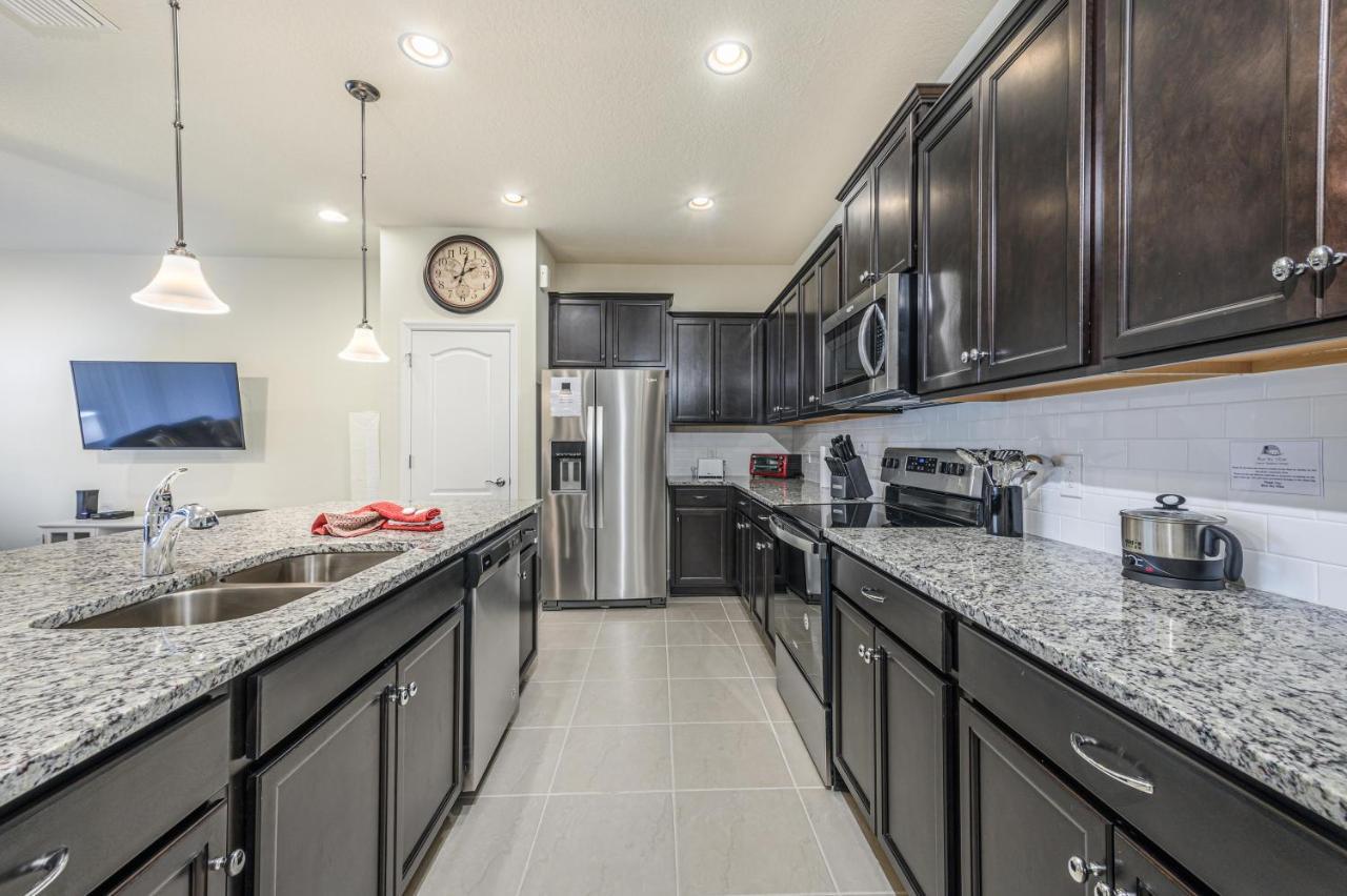 Bsv8919 - Gorgeous 5 Bedroom 4 Bath Townhome With Private Pool & Free Wifi
