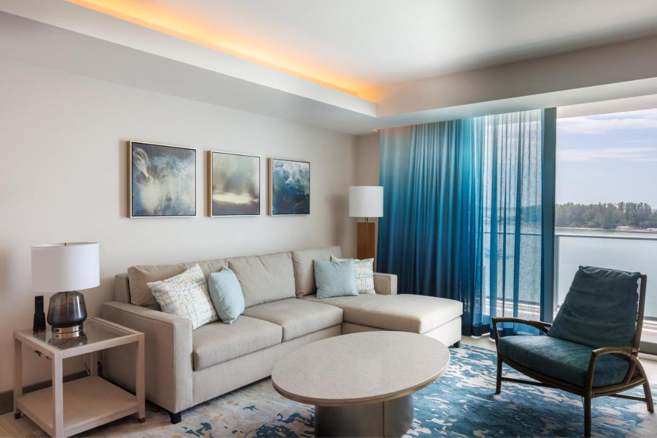 Jw Marriott Clearwater & Hotel Clearwater Beach