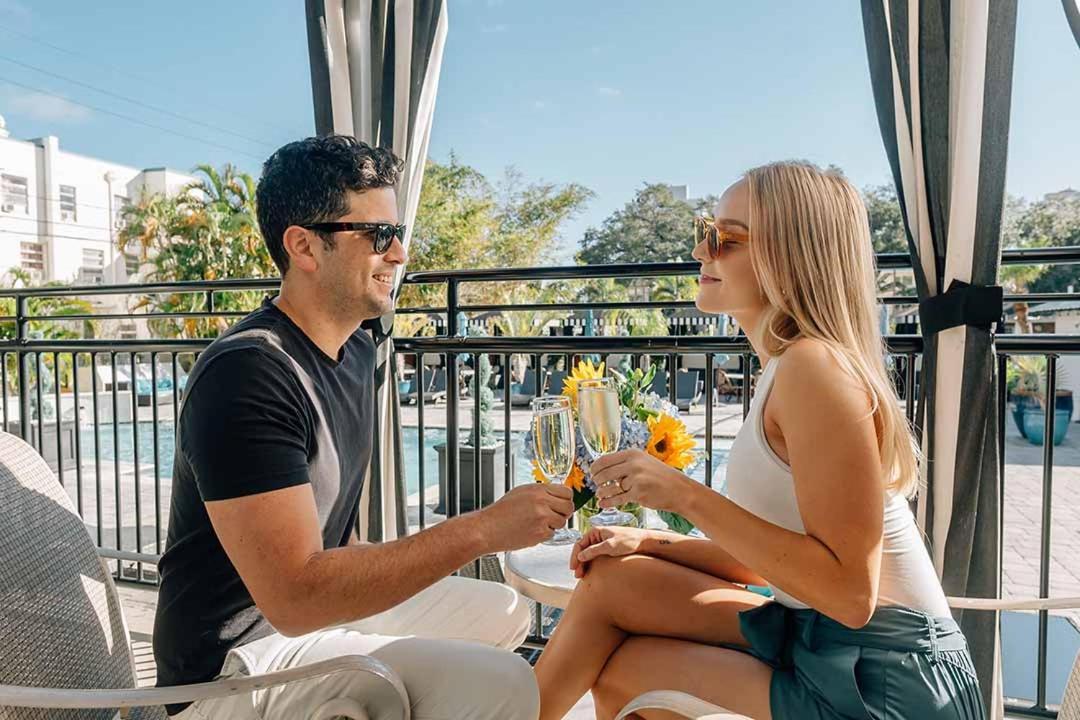 Hotel Hollander - Downtown St. Petersburg