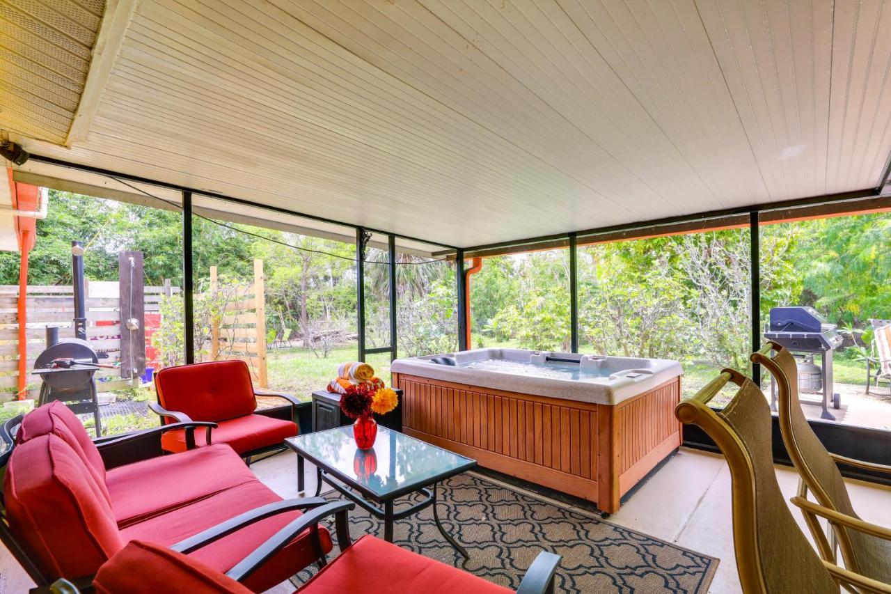 Garden Florida Room, Lanai! Holiday home North Port