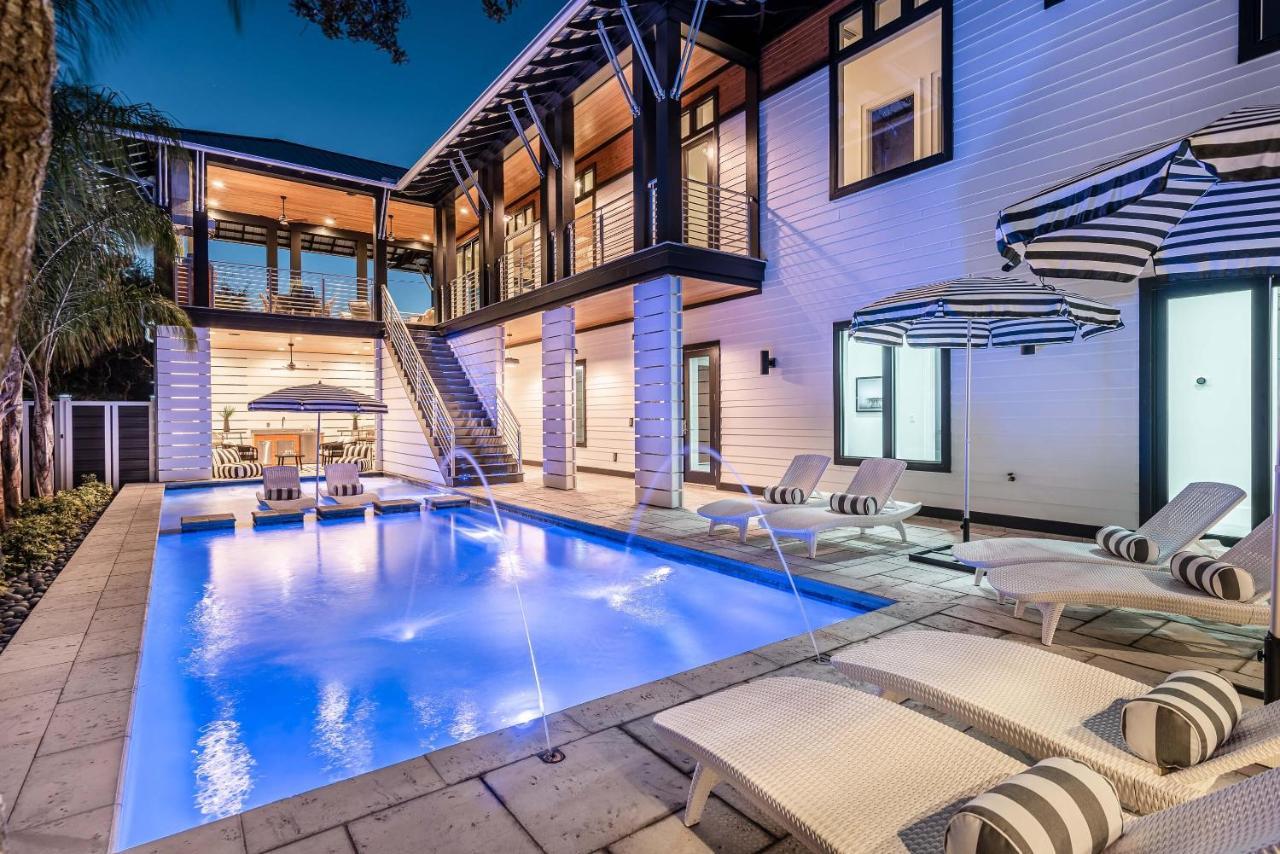 30A Beach Gem Mansion W/ Pool, Golf Cart & Bikes! Holiday home