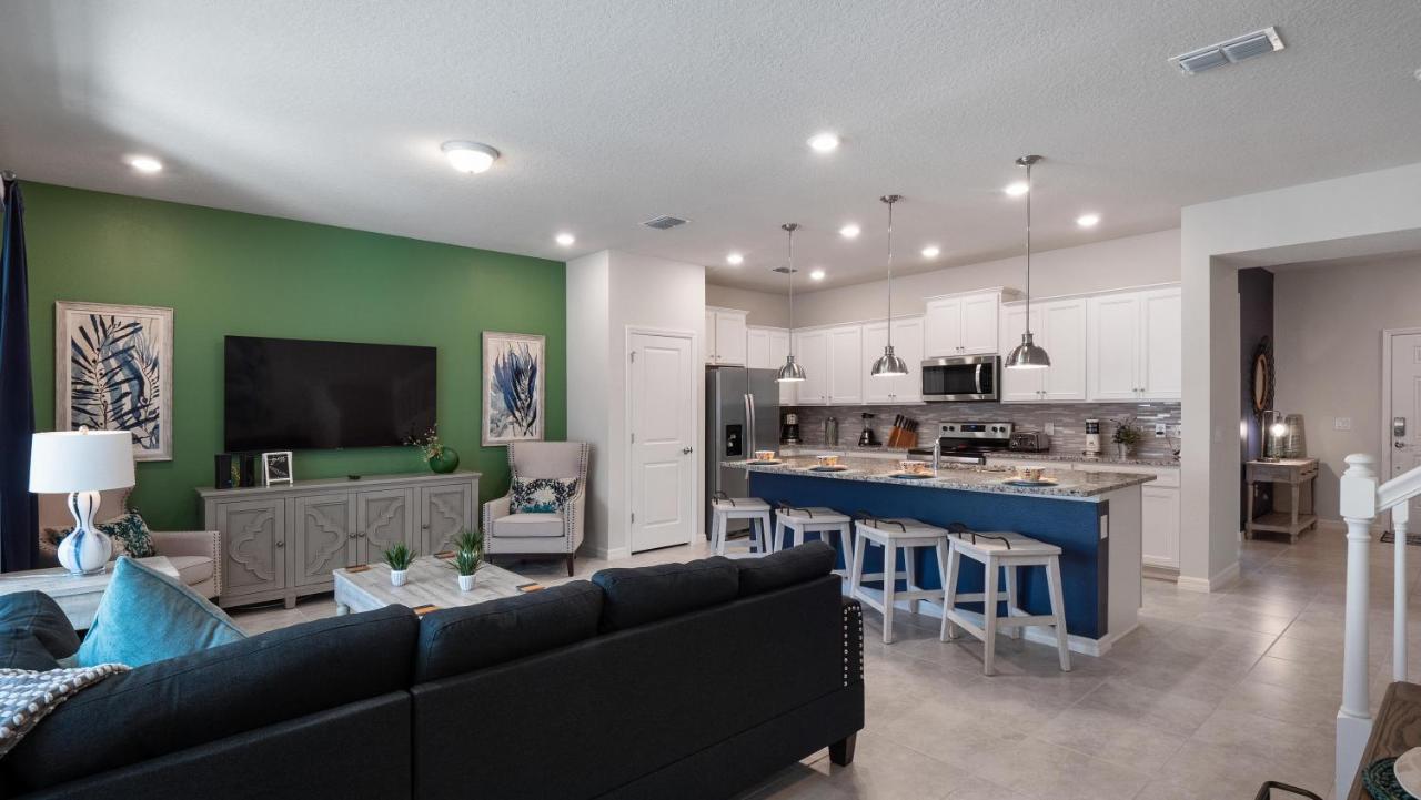 Bsv201 Paradise Five Bed In Windsor Island *
