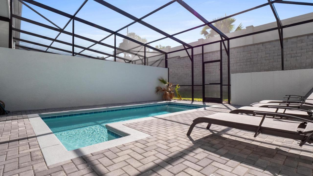Bsv201 Paradise Five Bed In Windsor Island *