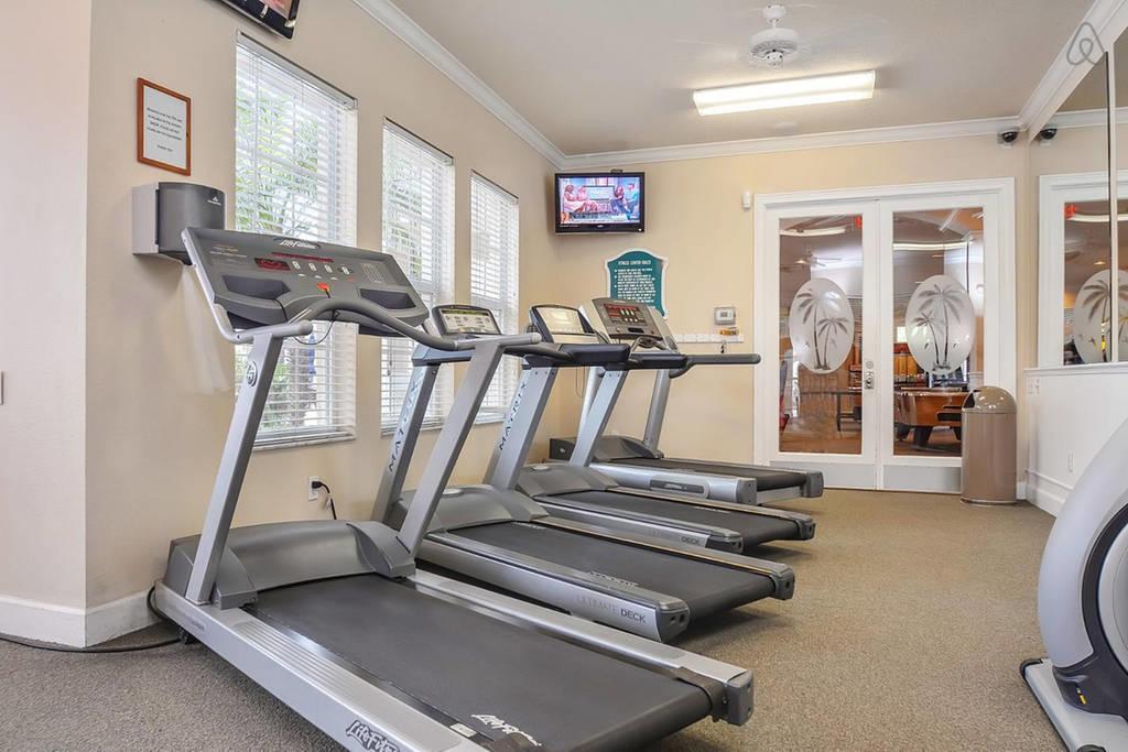 3 Bedroom Style Condo, 3 Miles To Disney! Apartment