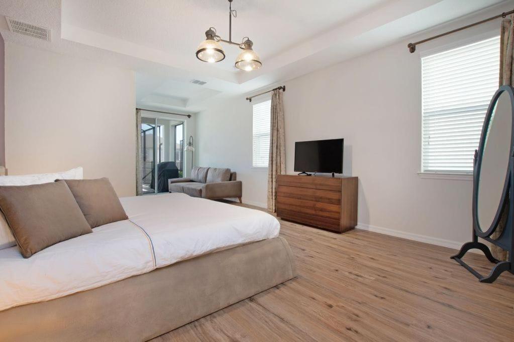 Bsv1823 - Luxury 8 Bedroom 6 Bathroom In The Desirable Solara Holiday home *