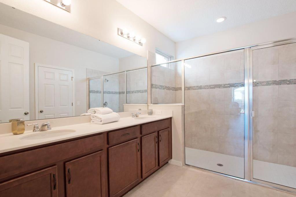 Bsv1823 - Luxury 8 Bedroom 6 Bathroom In The Desirable Solara Holiday home