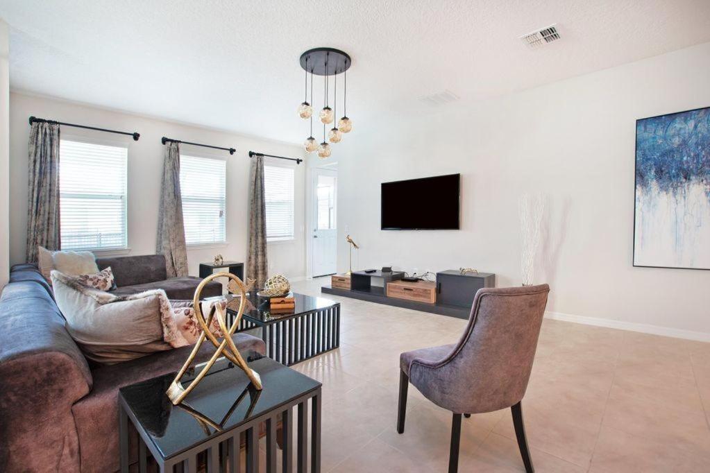 Bsv1823 - Luxury 8 Bedroom 6 Bathroom In The Desirable Solara Holiday home