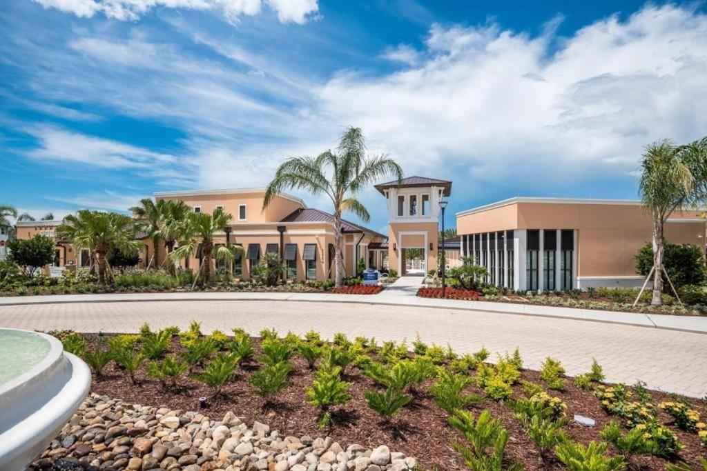 Bsv1810 - Luxury 8 Bedroom 6 Bathroom In The Desirable Solara *