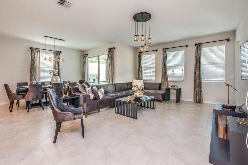 Bsv1823 - Luxury 8 Bedroom 6 Bathroom In The Desirable Solara Holiday home Kissimmee
