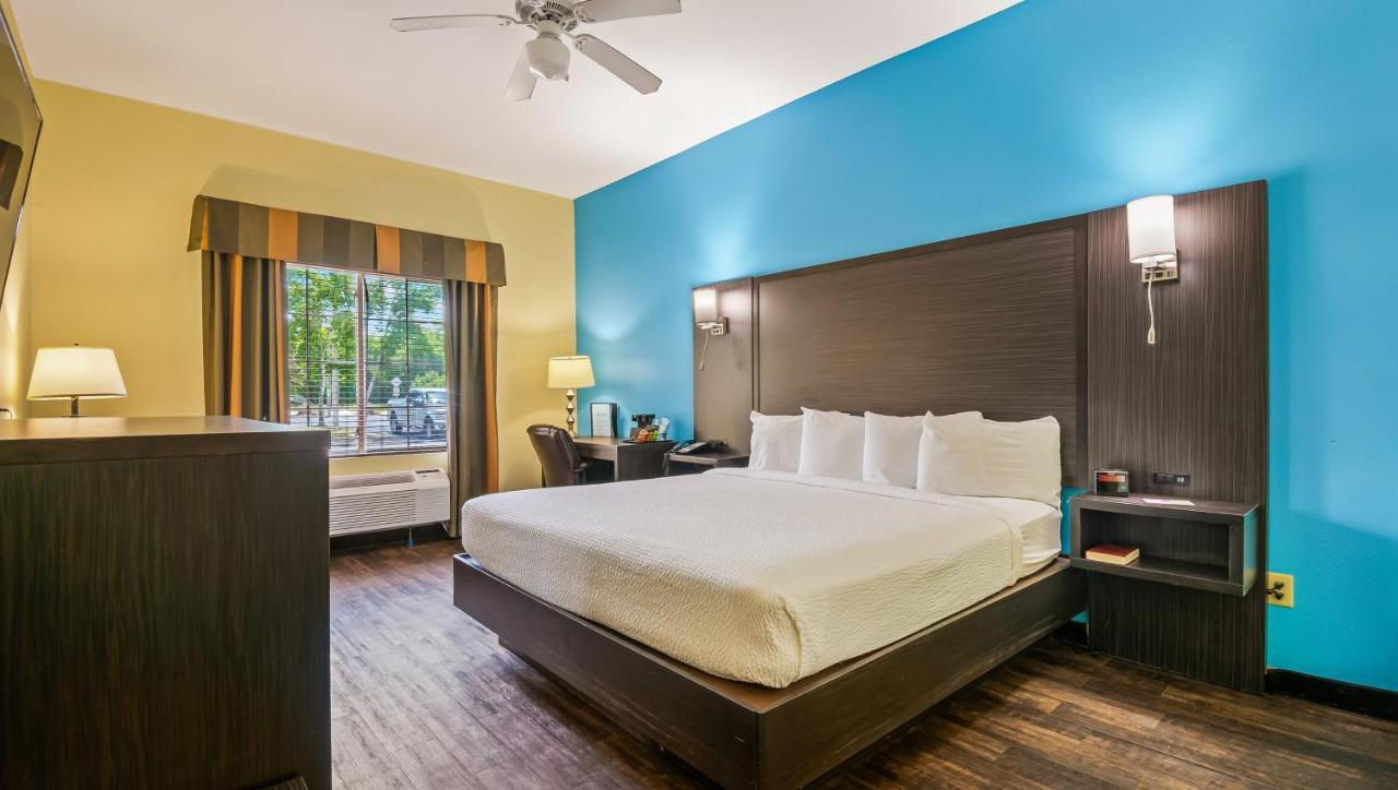 Magnuson Wildwood Hotel