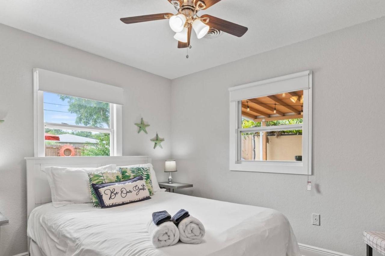 Sunkissed In St Pete Is A 3 Bedroom With Heated Pool And Great Outdoor Space Near The Holiday home St. Petersburg