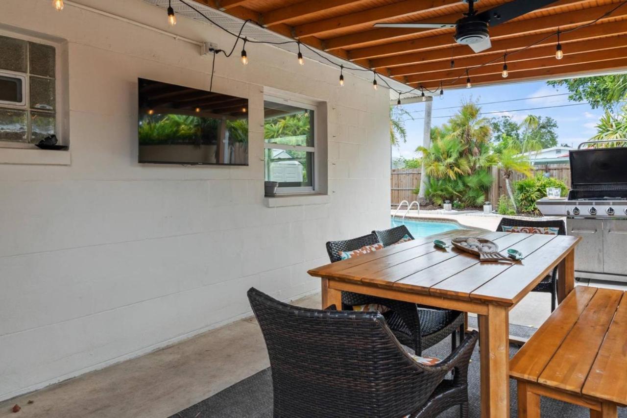 Sunkissed In St Pete Is A 3 Bedroom With Heated Pool And Great Outdoor Space Near The *