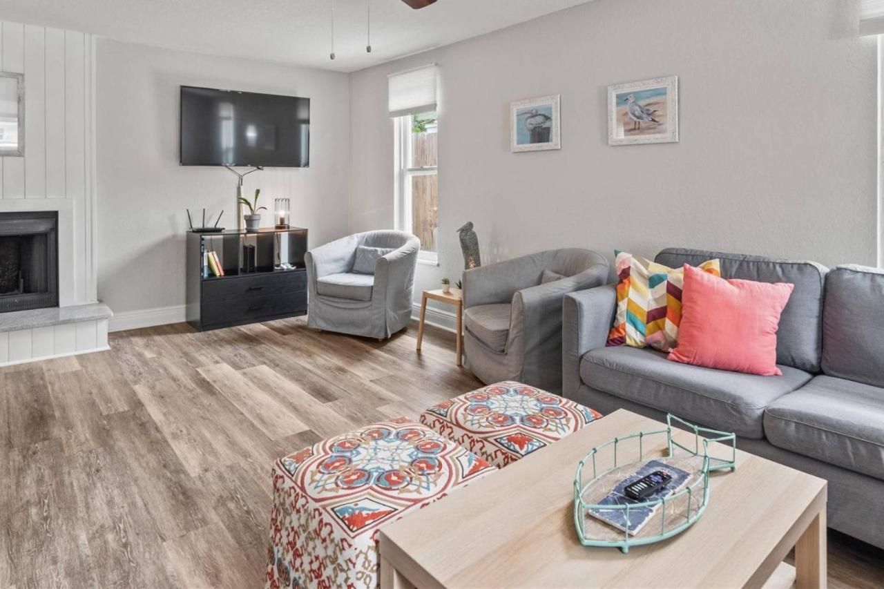 Holiday home Sunkissed In St Pete Is A 3 Bedroom With Heated Pool And Great Outdoor Space Near The St. Petersburg