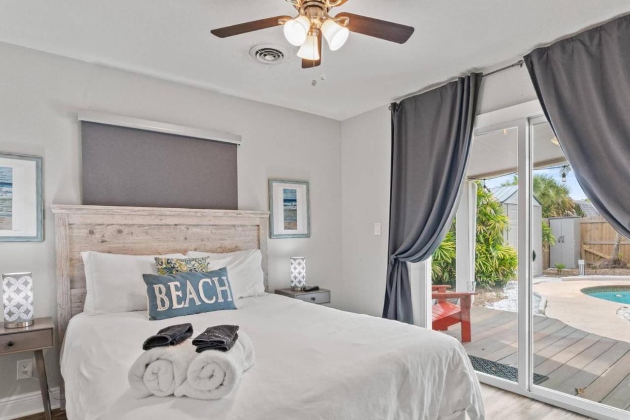 Sunkissed In St Pete Is A 3 Bedroom With Heated Pool And Great Outdoor Space Near The *
