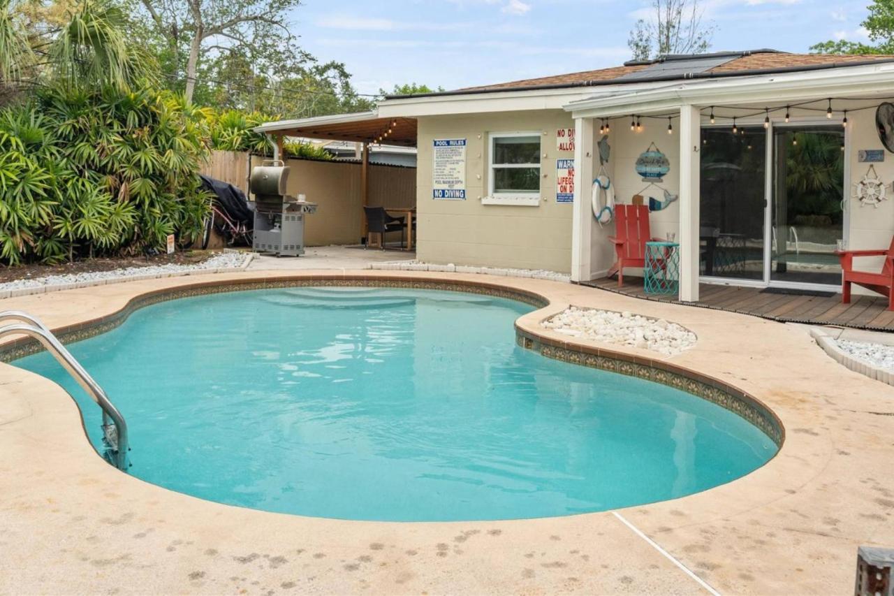 Holiday home Sunkissed In St Pete Is A 3 Bedroom With Heated Pool And Great Outdoor Space Near The St. Petersburg