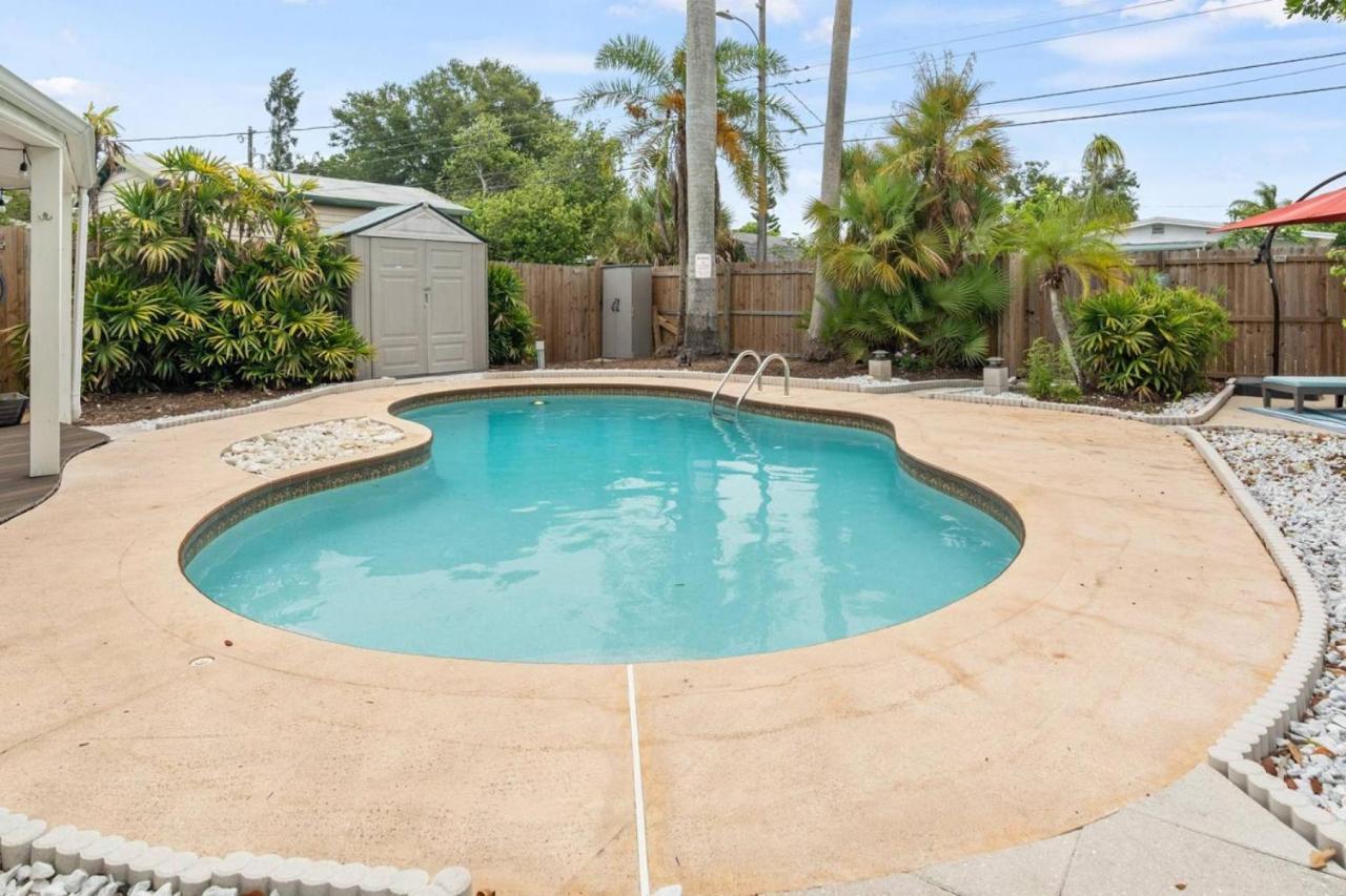 Sunkissed In St Pete Is A 3 Bedroom With Heated Pool And Great Outdoor Space Near The St. Petersburg