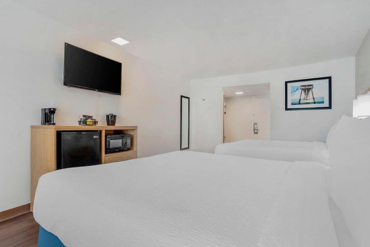 Chateau Beachfront Hotel, A By The Sea Hotel 3*