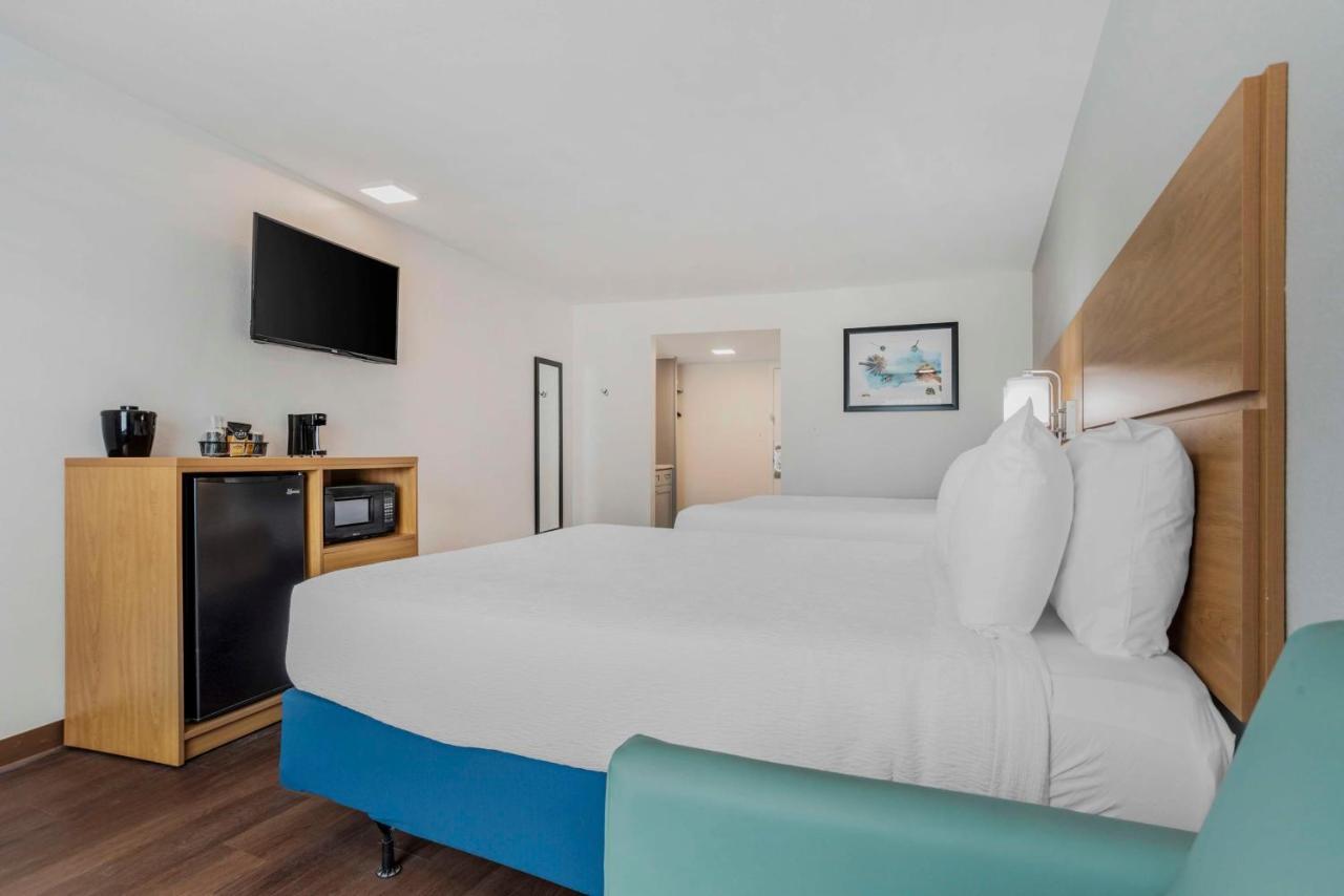 Hotel Chateau Beachfront Hotel, A By The Sea Panama City Beach
