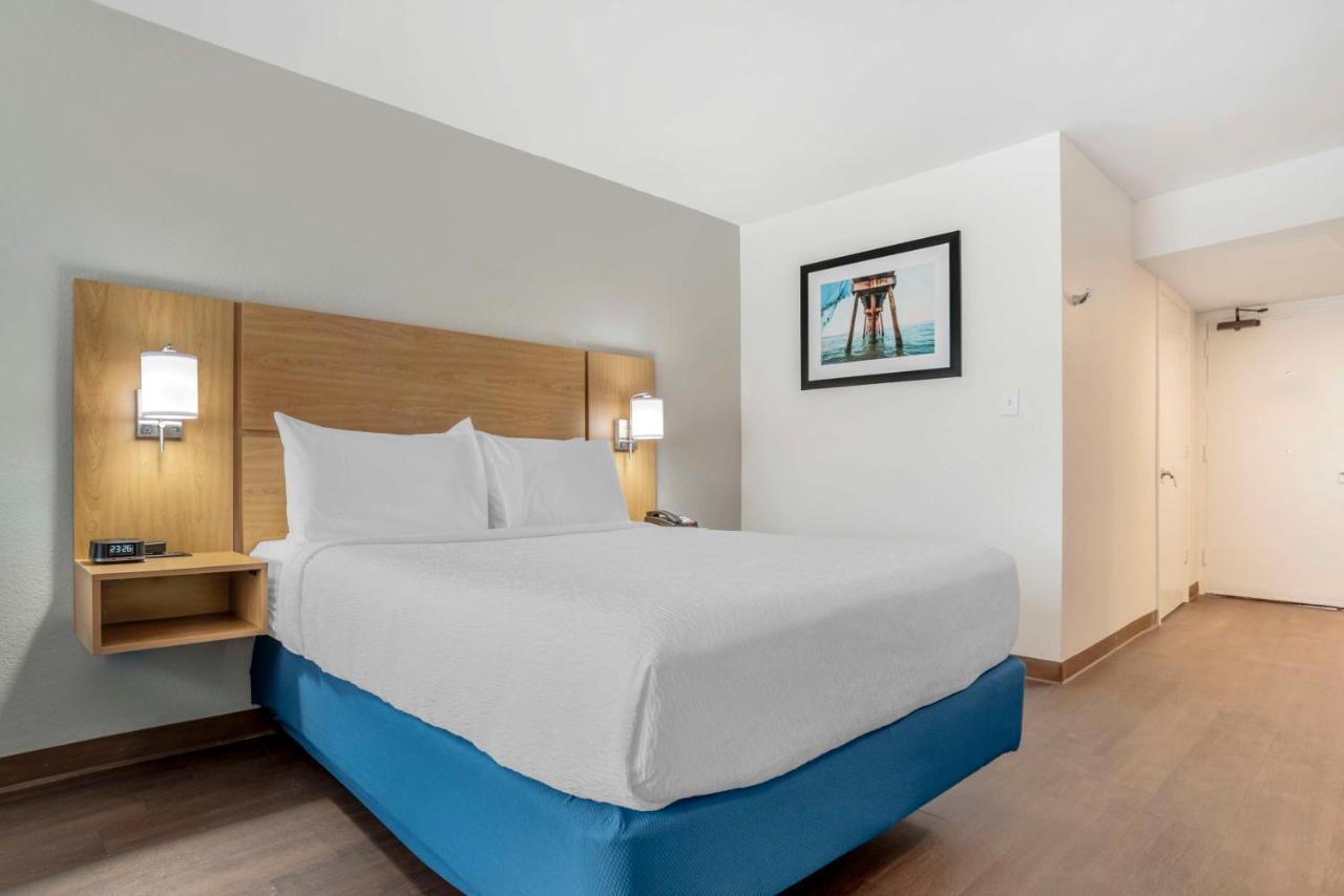 Chateau Beachfront Hotel, A By The Sea Hotel Panama City Beach