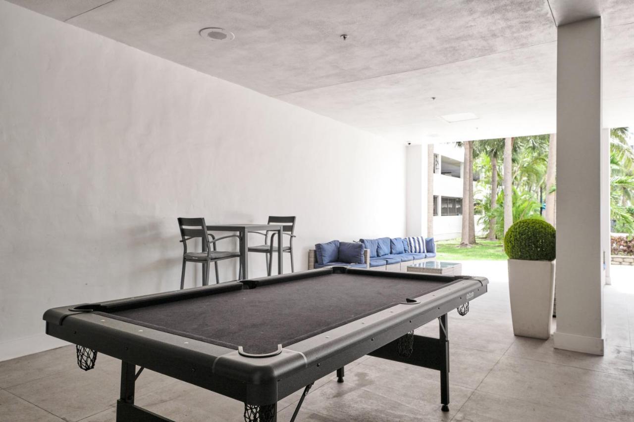 Miami Oceanview Oasis Collins Ave Free Parking Apartment
