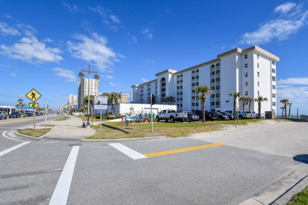 Relax'n'retreat @ Bellaview603 * Daytona Beach