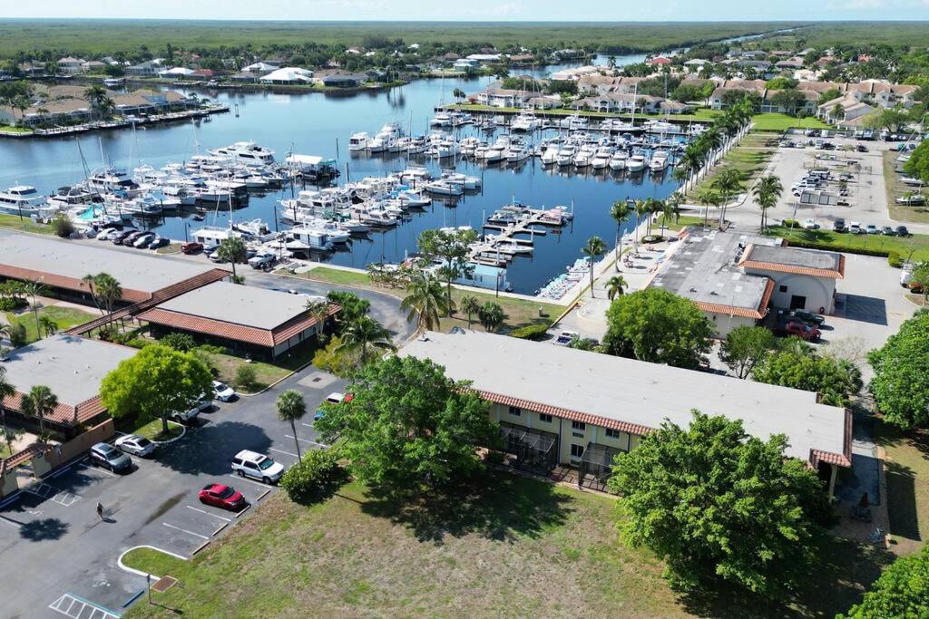Marina Getaway On The Water! Naples