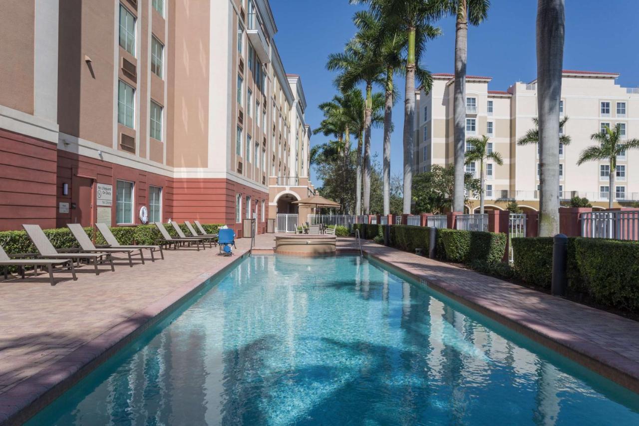 Hampton & Lauderdale - Hotel