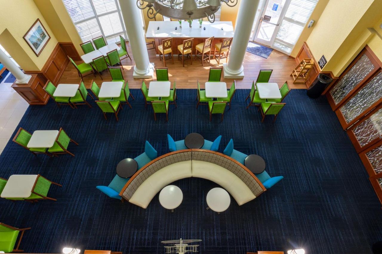 Hotel Hampton & Deerwood Park