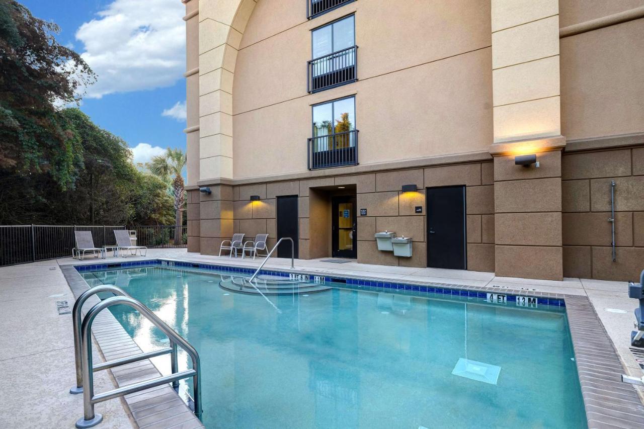 Hampton & Pensacola/gulf Breeze 3*