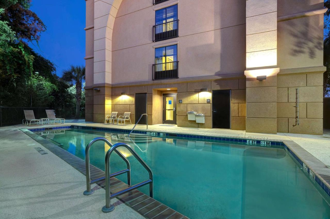 Hampton & Pensacola/gulf Breeze 3*